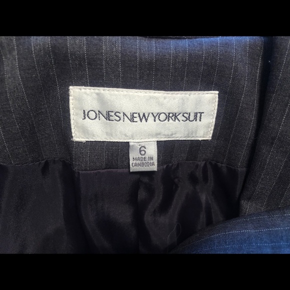 Women’s suit from Jones New York - Picture 3 of 4